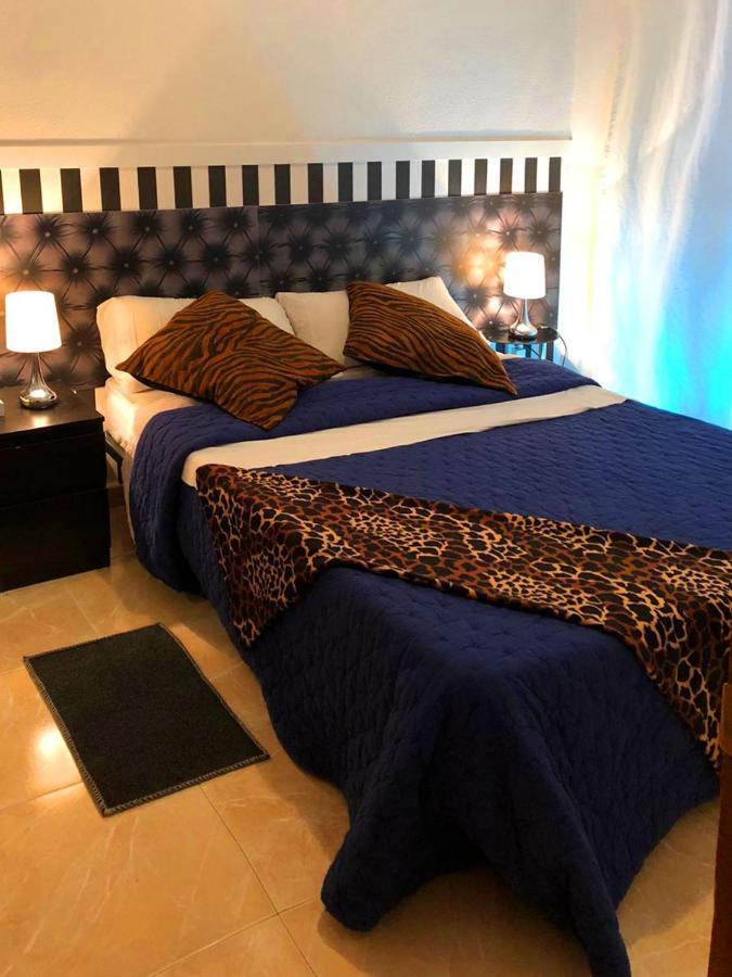 La Reina De Gran Via - Parking Tph Bed & Breakfast Madrid Exterior photo